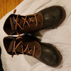 Woman's Sperry rain boots